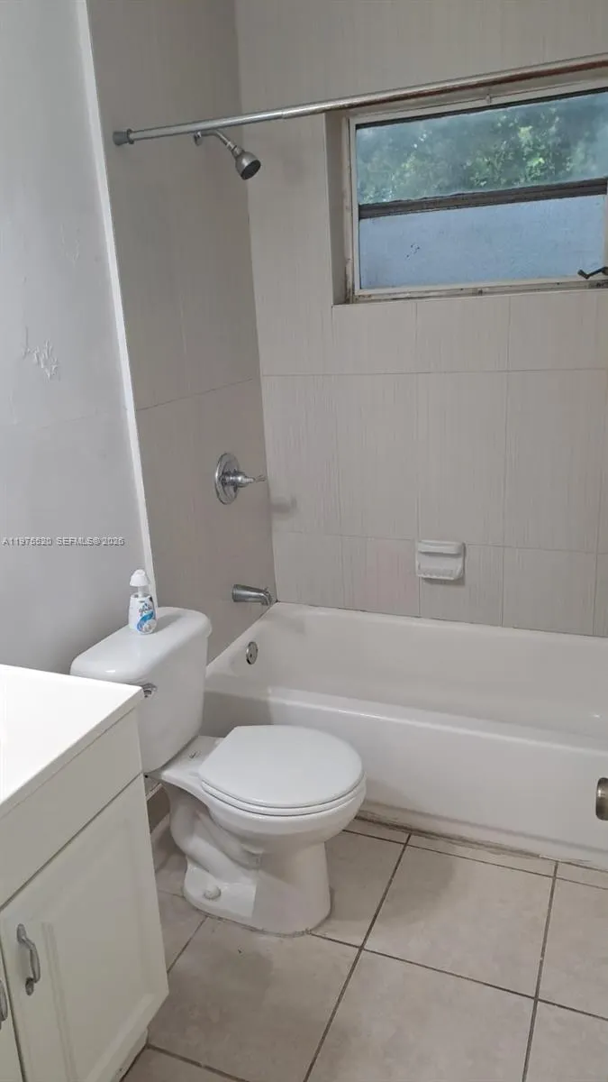 3265 Griffin Road #104