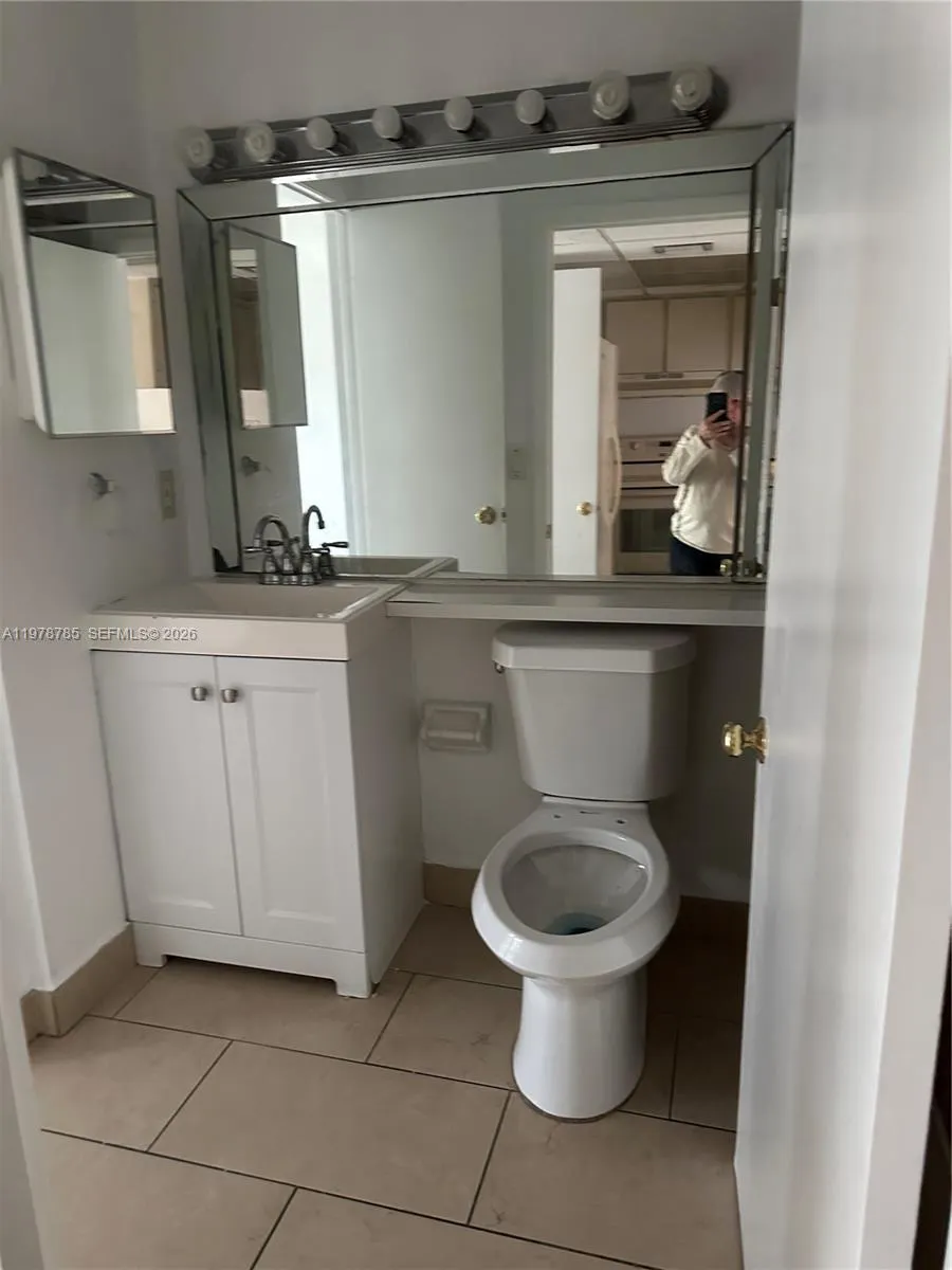 2194 W 60th Street #22213