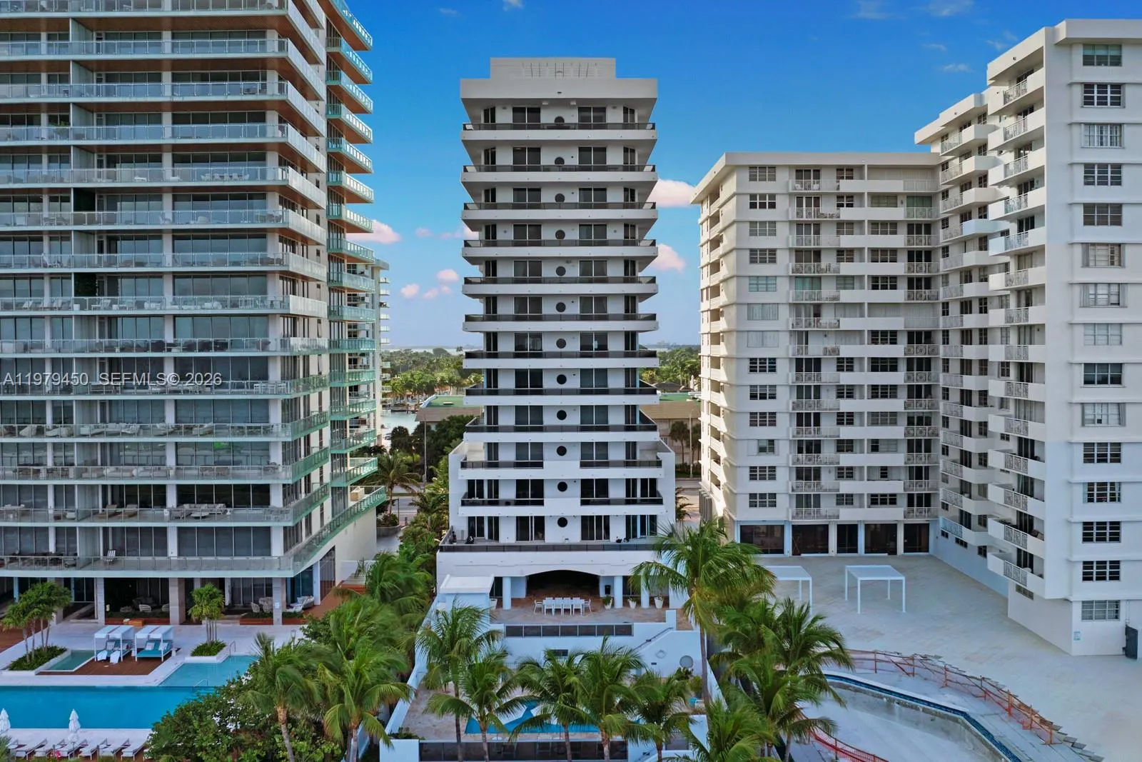 5801 Collins Avenue #1200