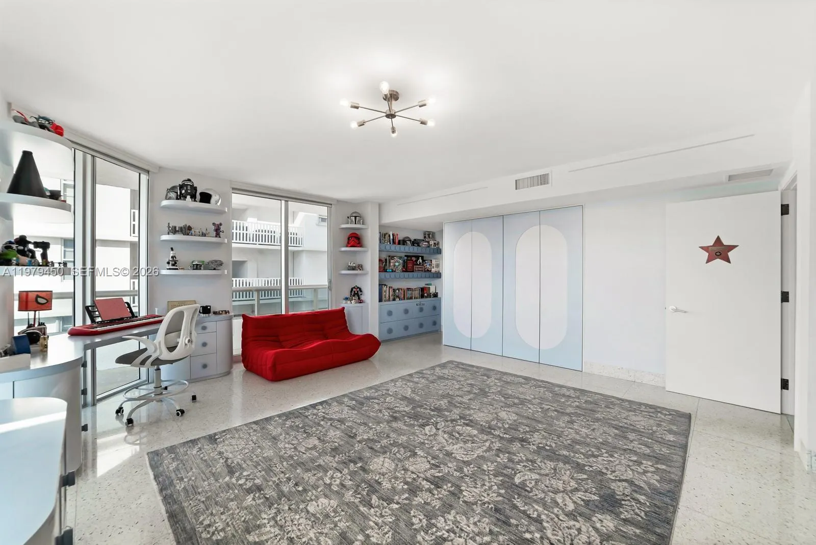 5801 Collins Avenue #1200