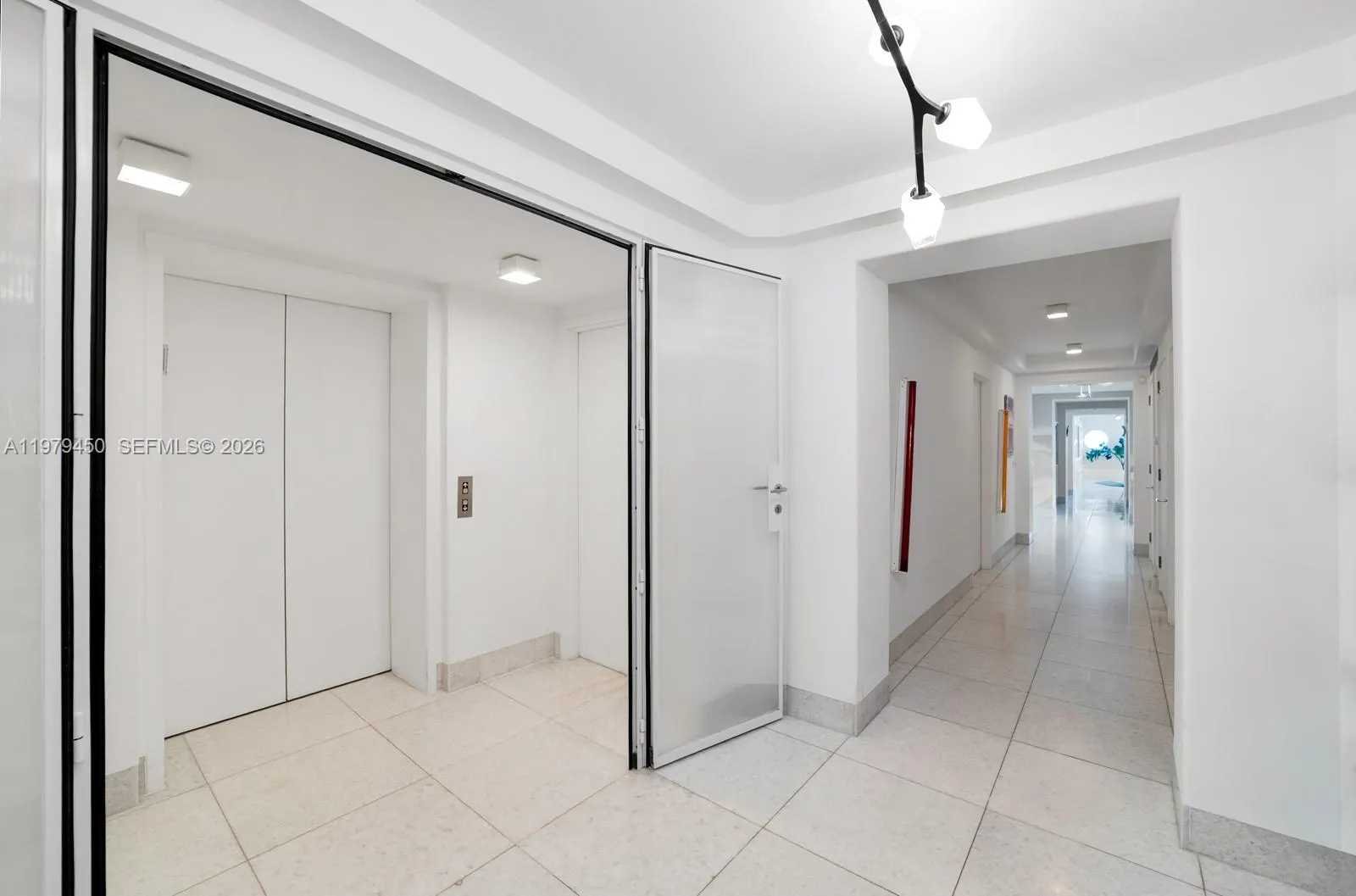 5801 Collins Avenue #1200