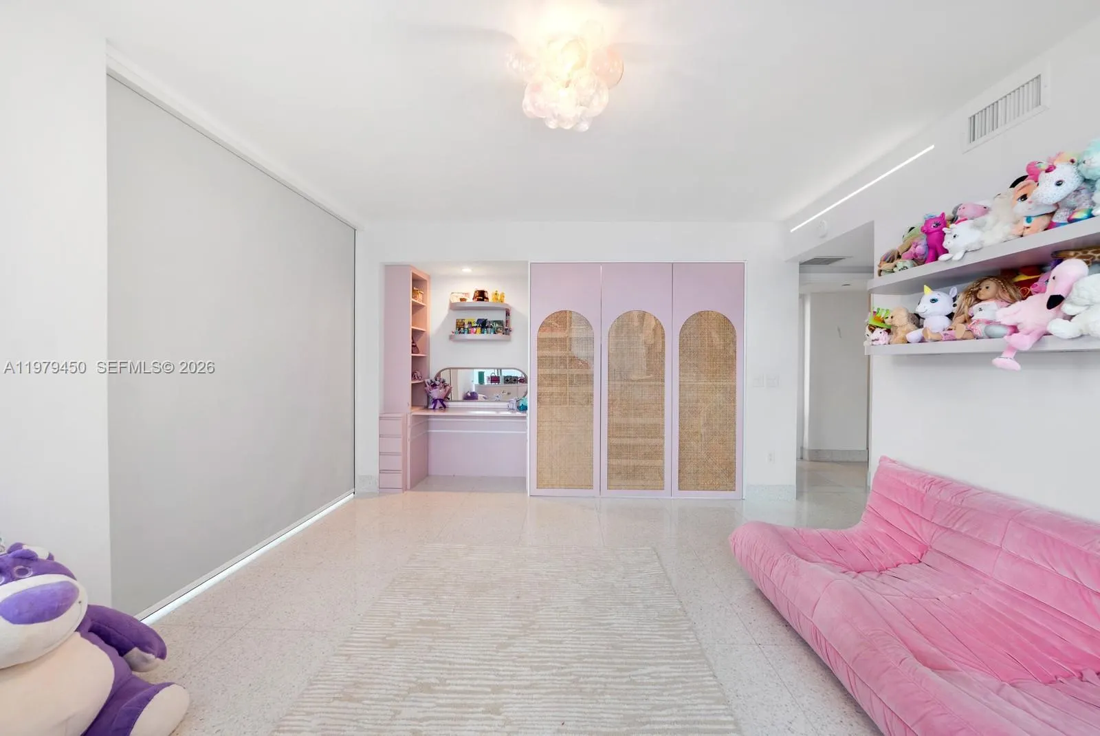 5801 Collins Avenue #1200