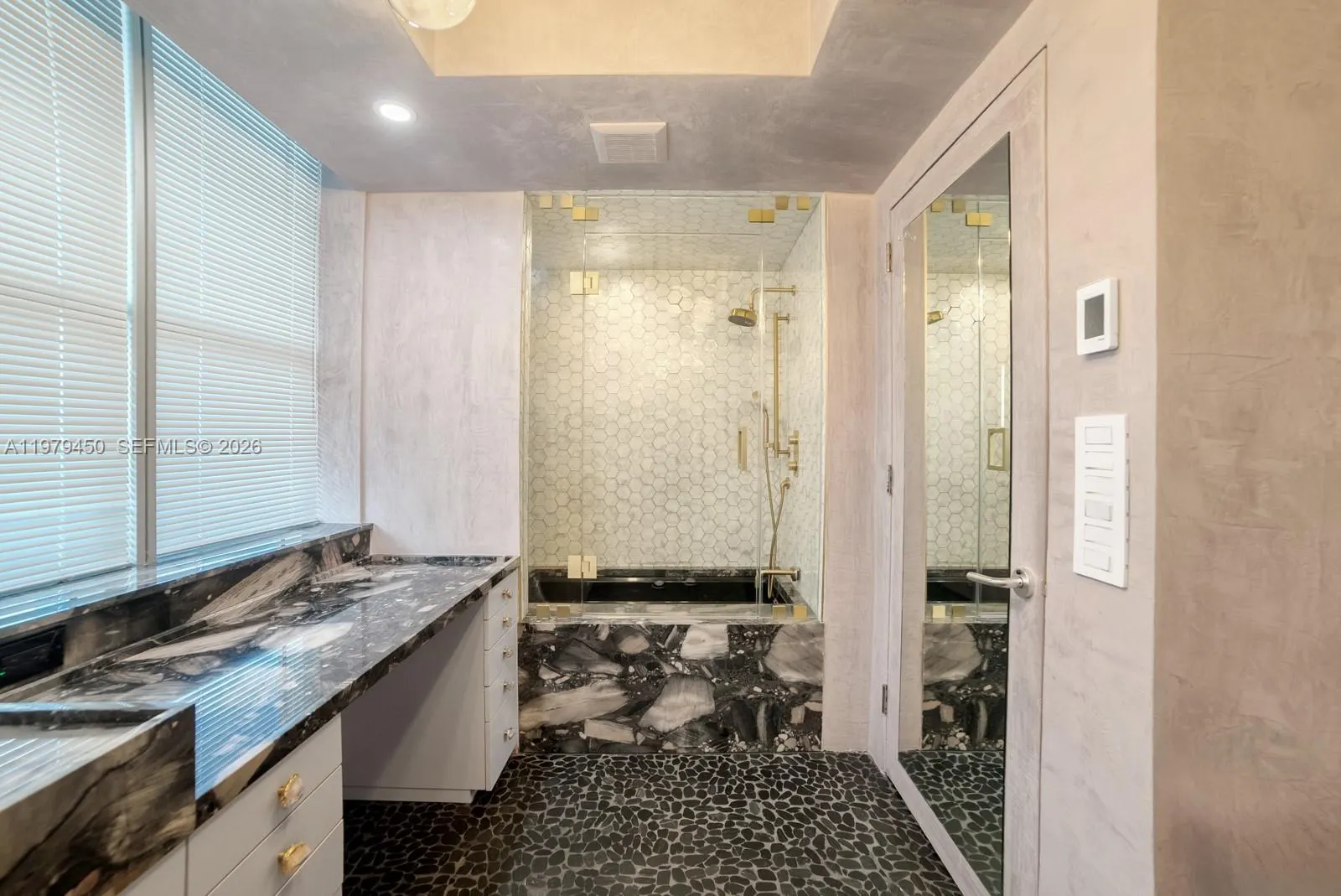 5801 Collins Avenue #1200