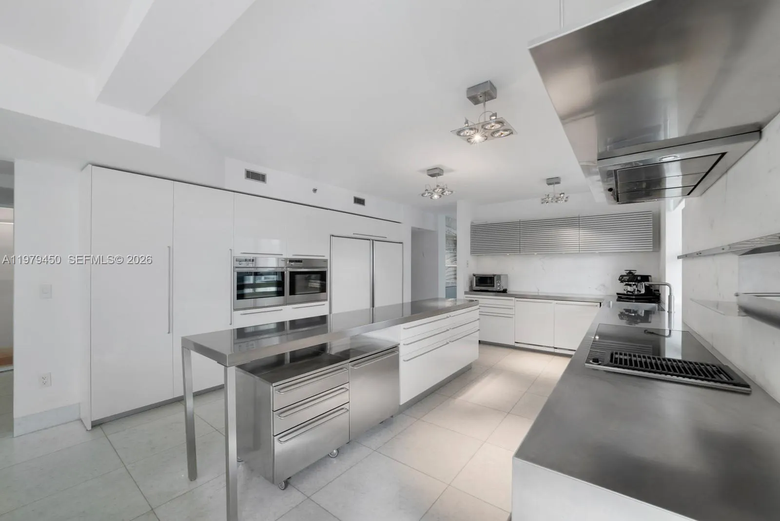 5801 Collins Avenue #1200