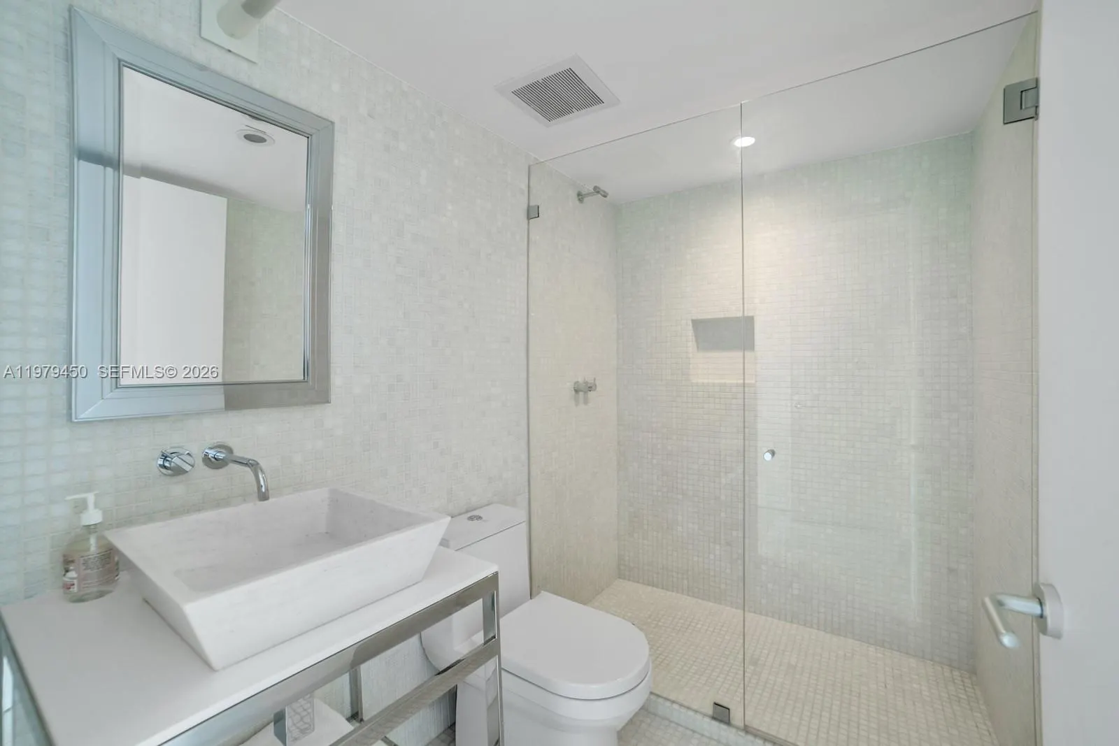 5801 Collins Avenue #1200