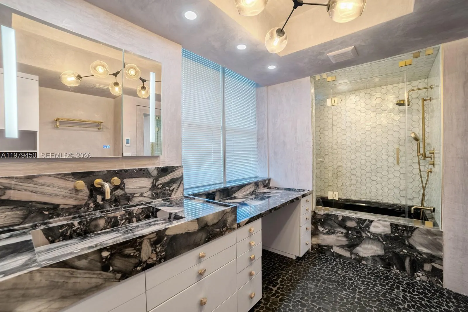 5801 Collins Avenue #1200