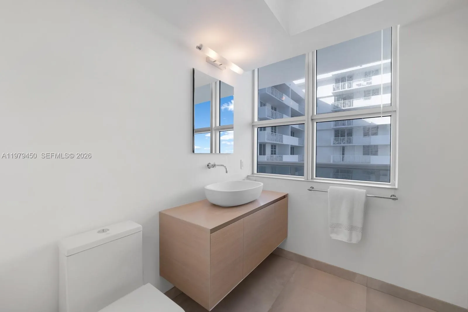 5801 Collins Avenue #1200