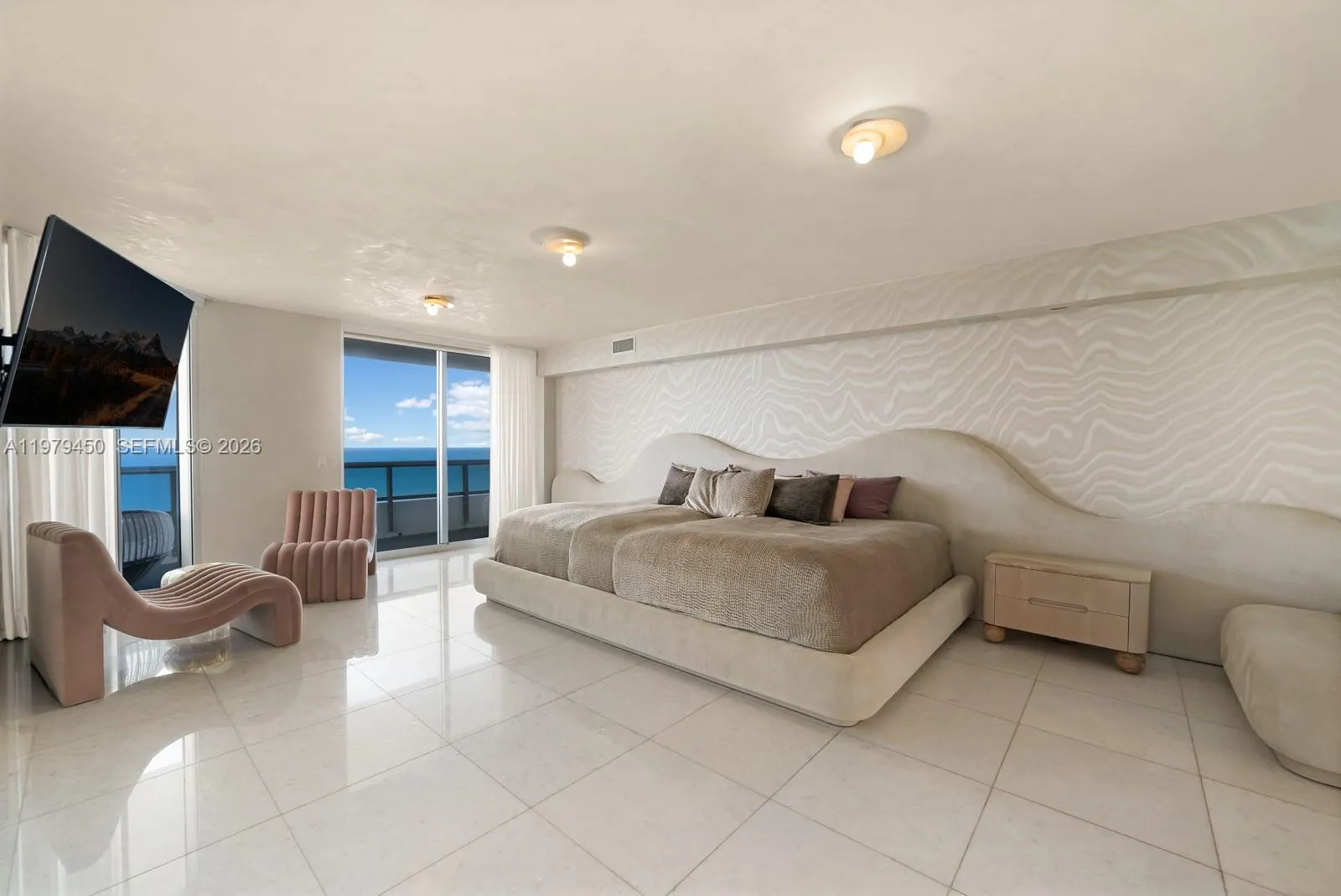 5801 Collins Avenue #1200