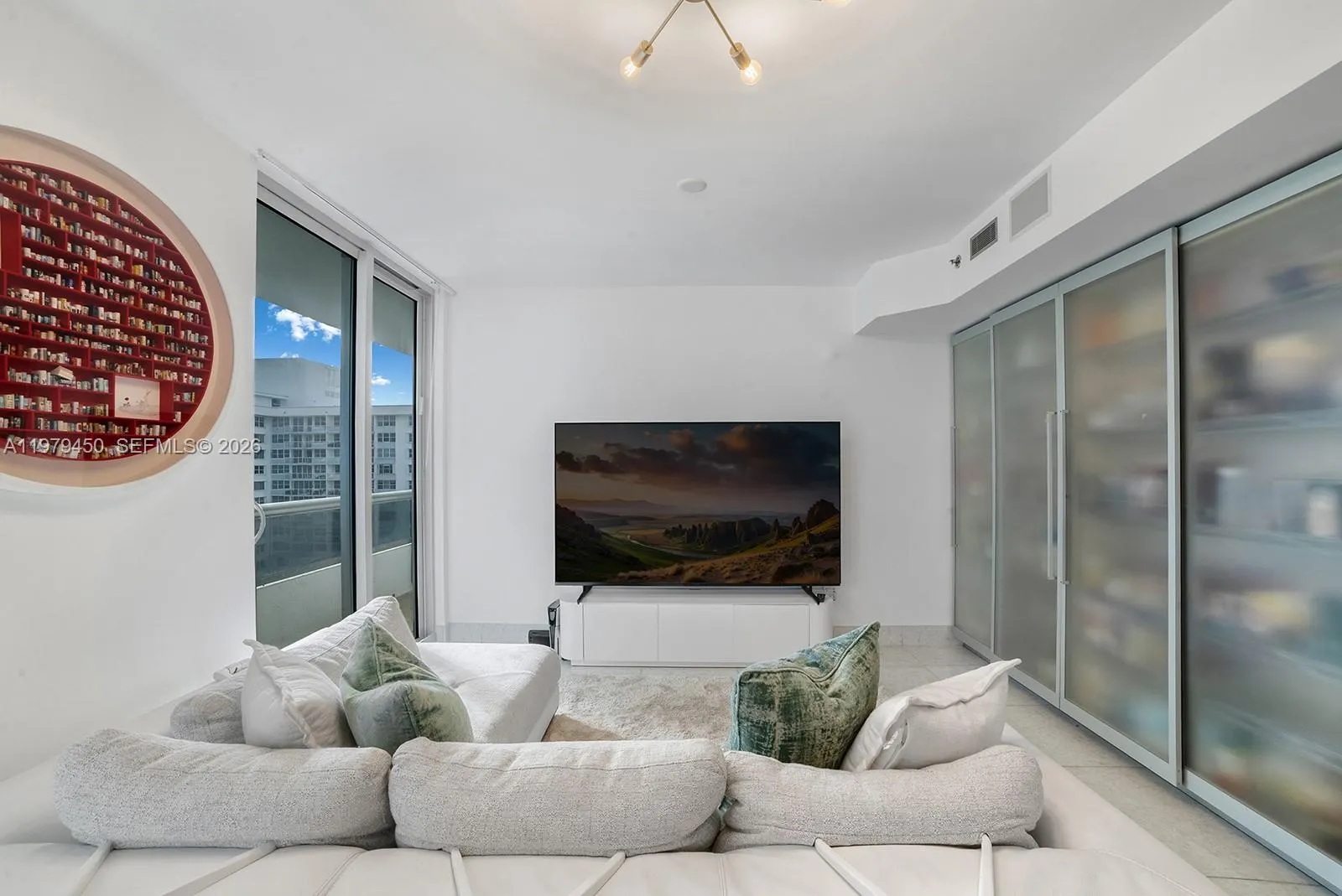 5801 Collins Avenue #1200