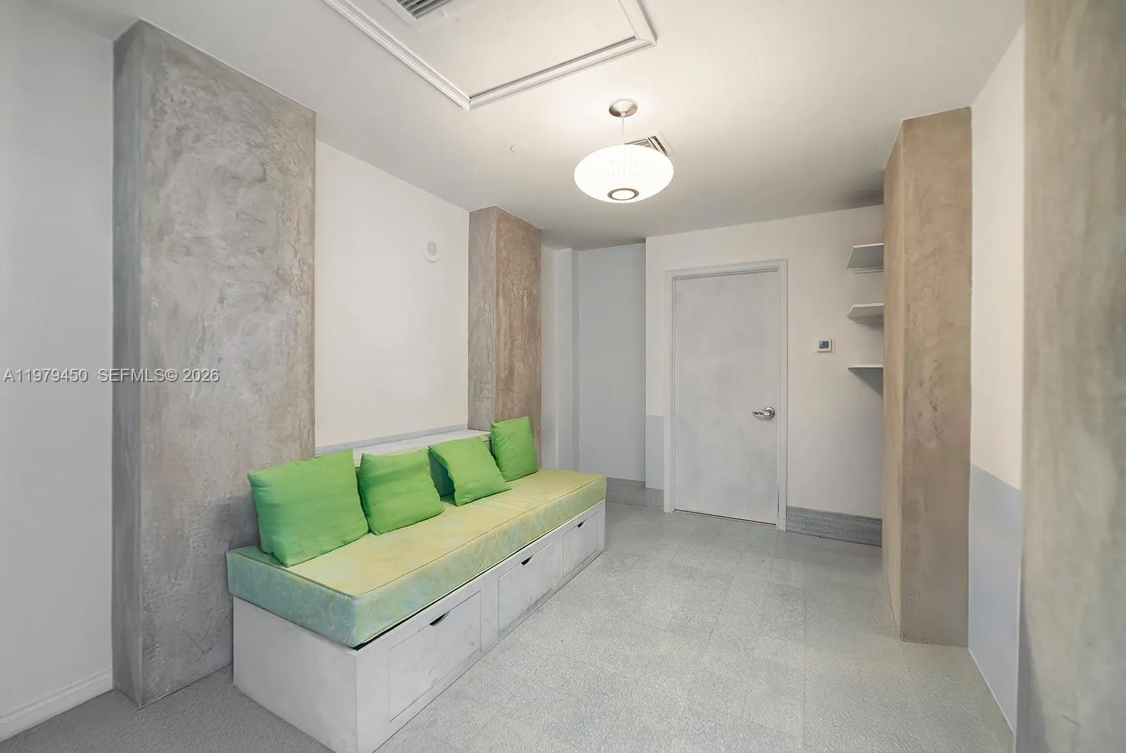 5801 Collins Avenue #1200