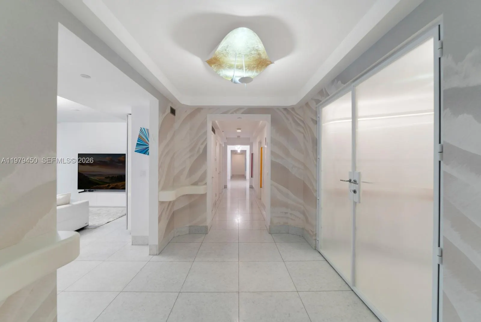 5801 Collins Avenue #1200