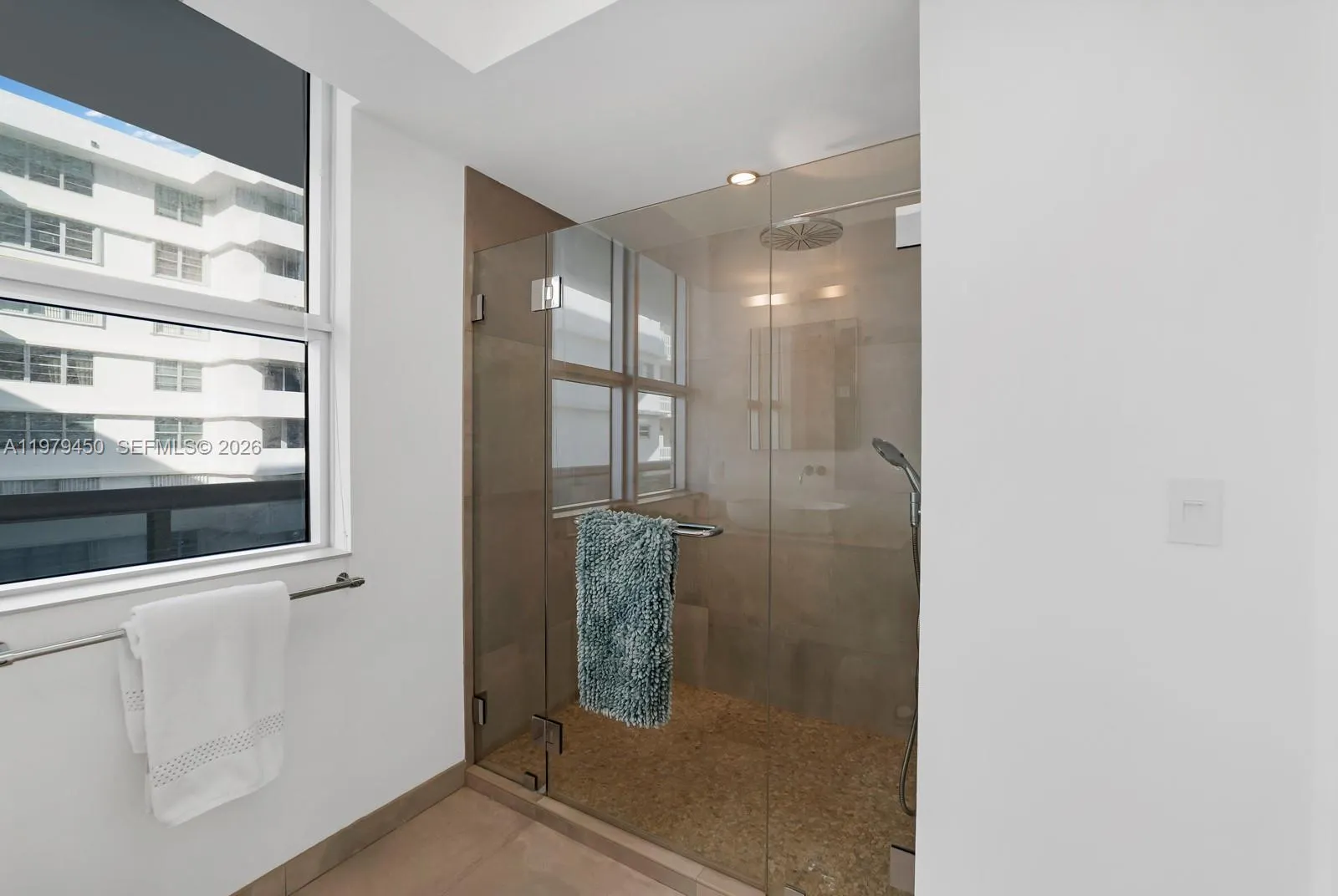 5801 Collins Avenue #1200