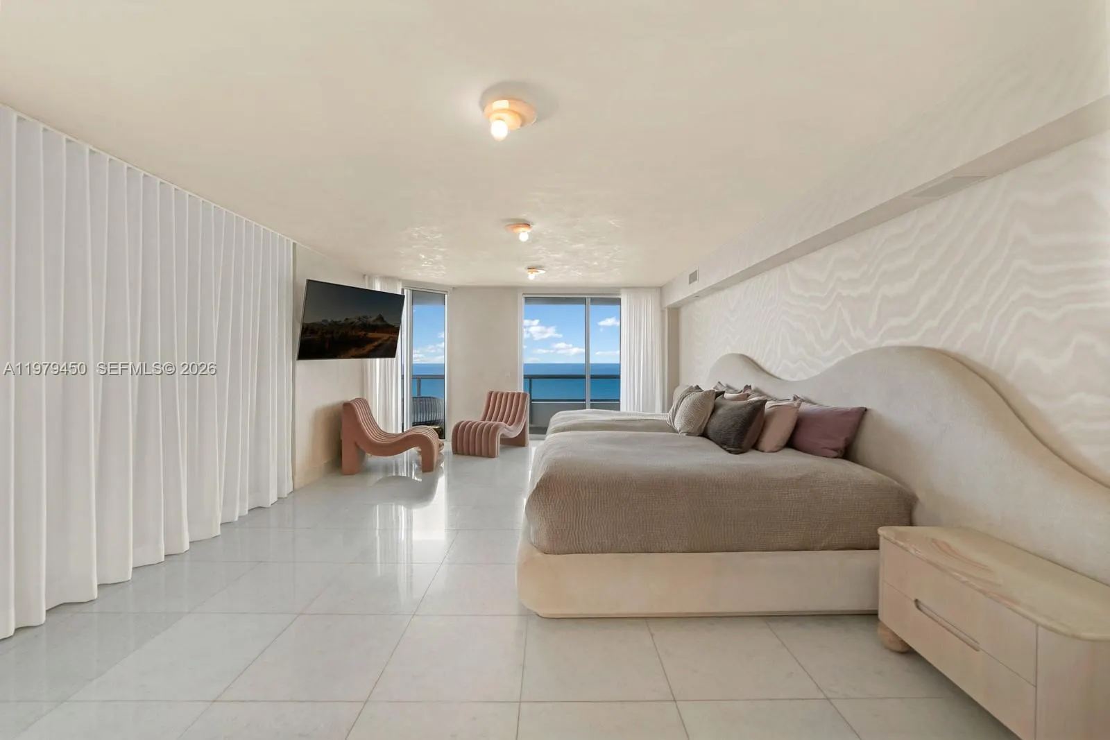 5801 Collins Avenue #1200
