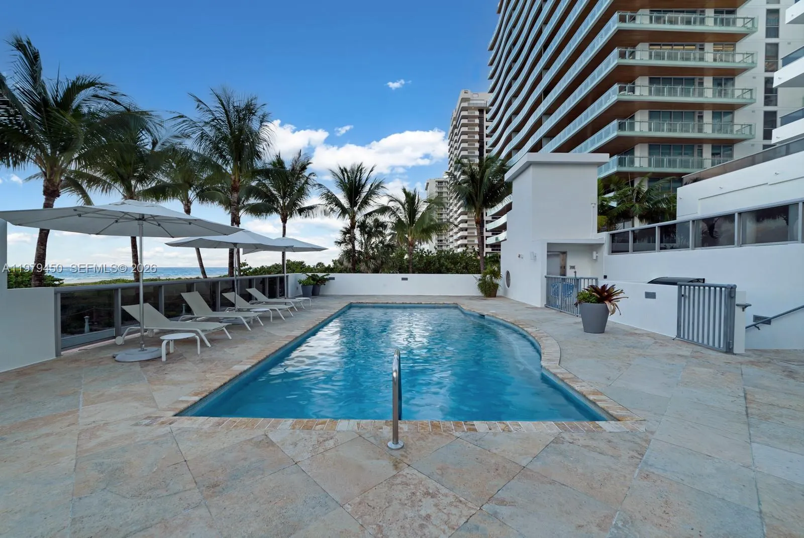5801 Collins Avenue #1200
