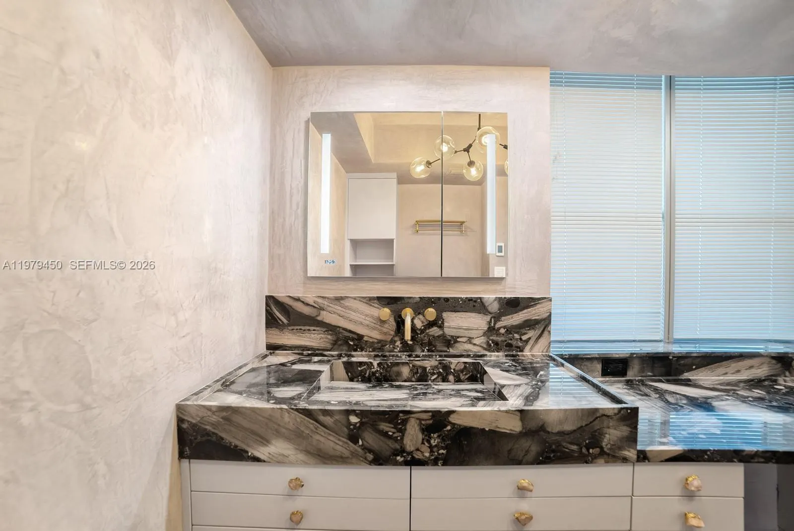 5801 Collins Avenue #1200