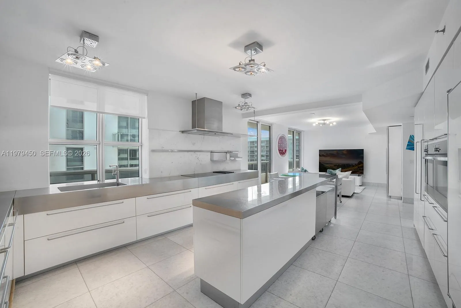 5801 Collins Avenue #1200