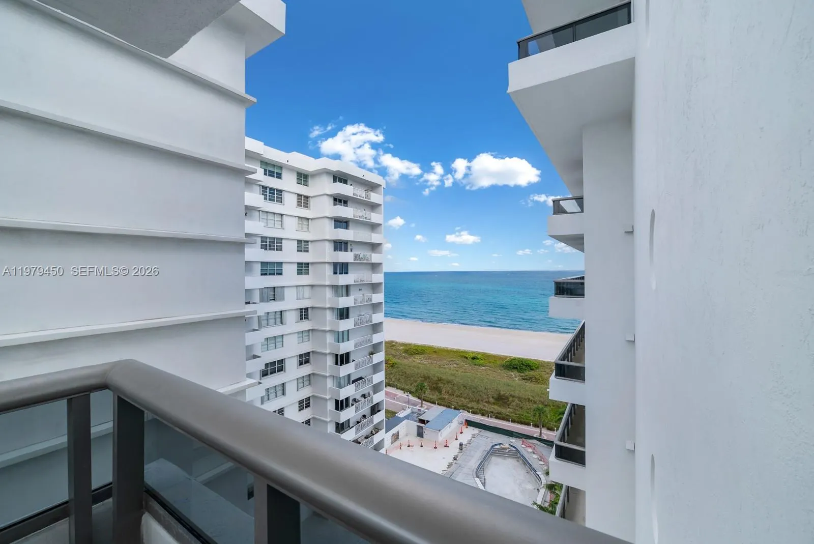 5801 Collins Avenue #1200