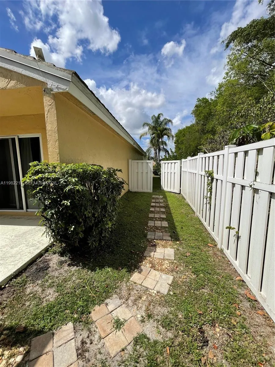 5544 NW 54th Circle