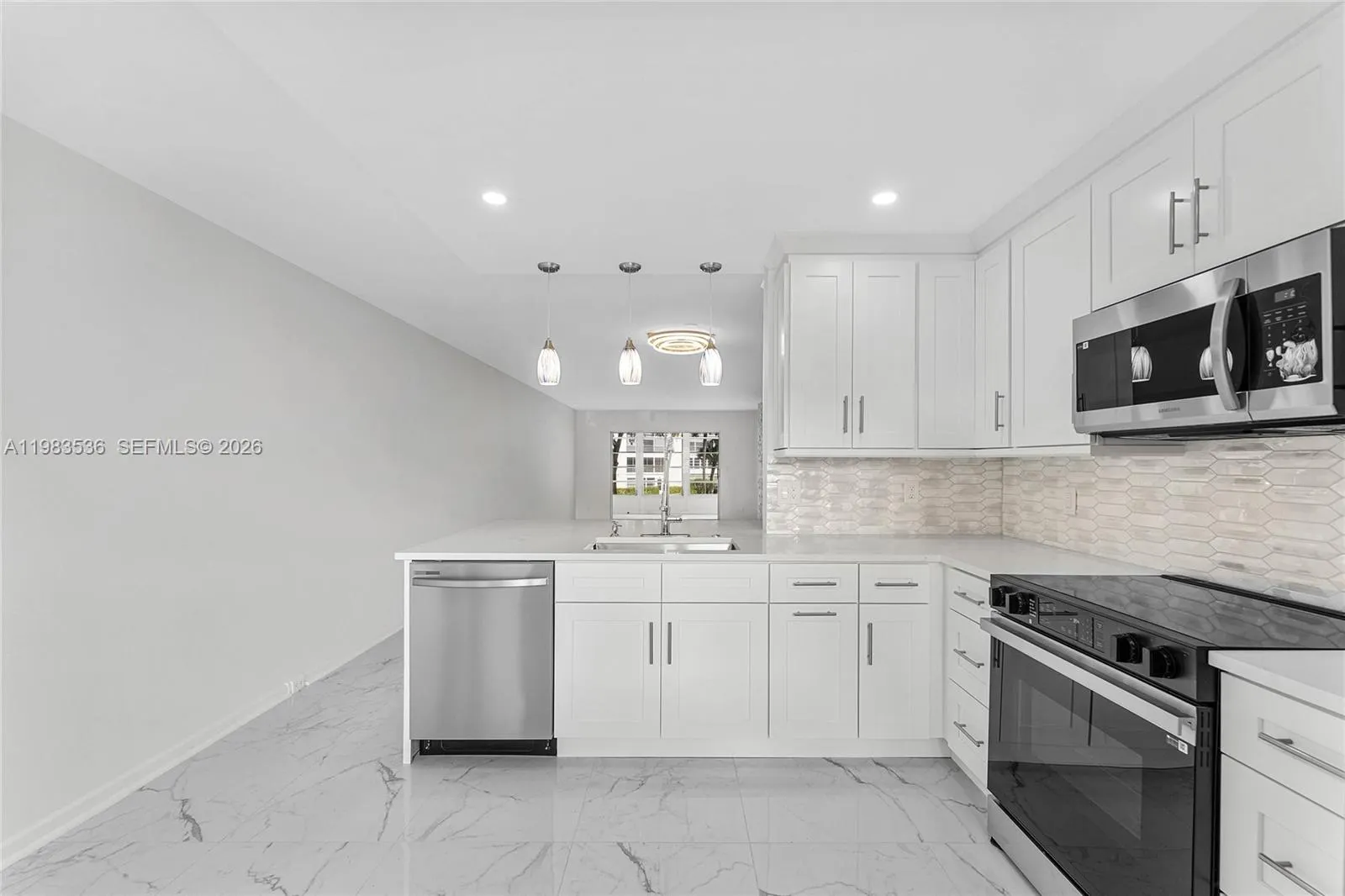 2303 Lucaya Lane #H2