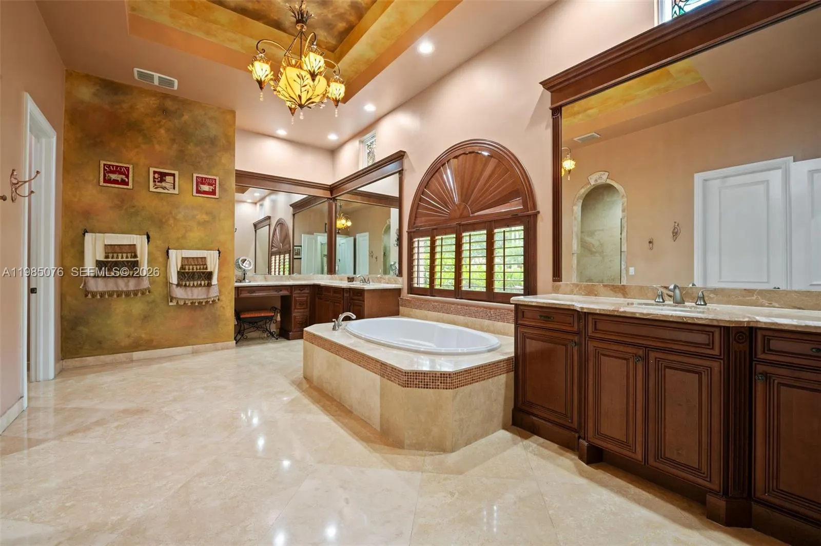 12821 Kapok Lane