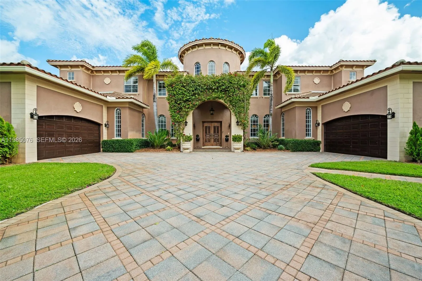 12821 Kapok Lane