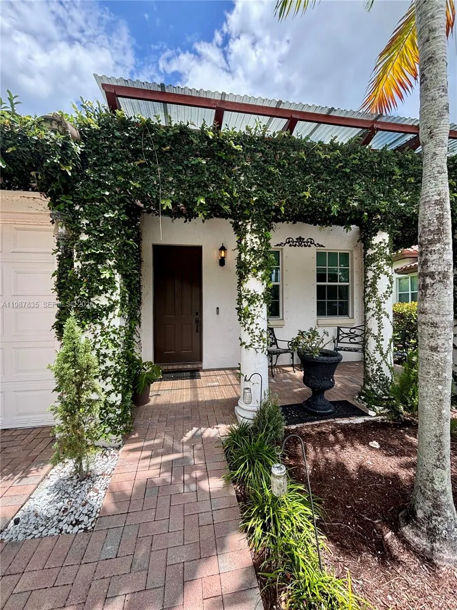 8080 NW 126th Terrace