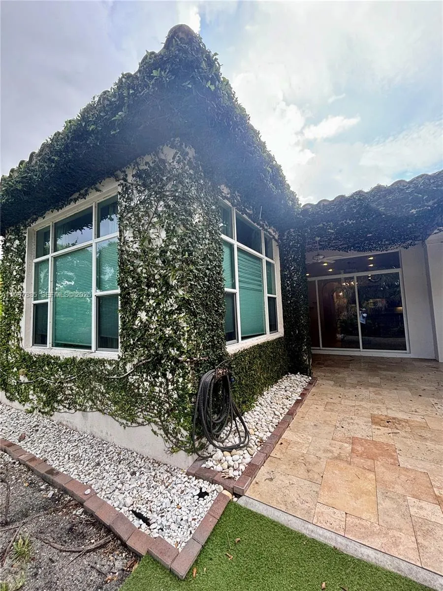 8080 NW 126th Terrace