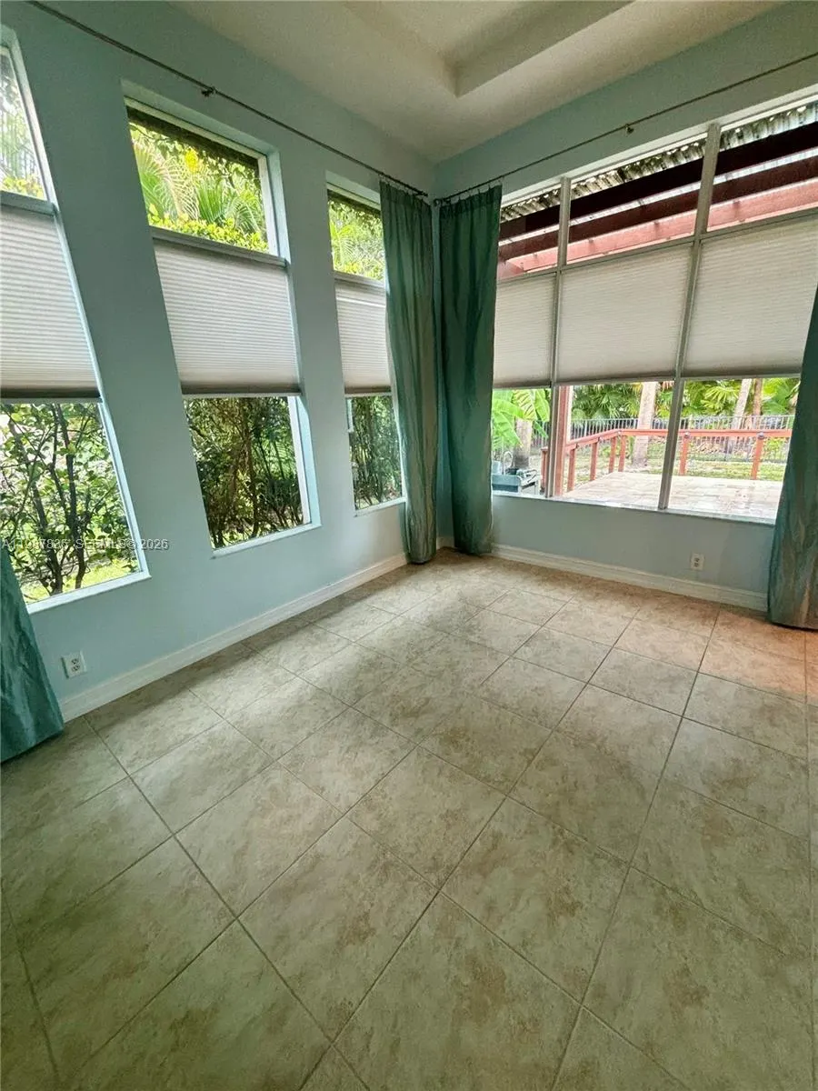 8080 NW 126th Terrace