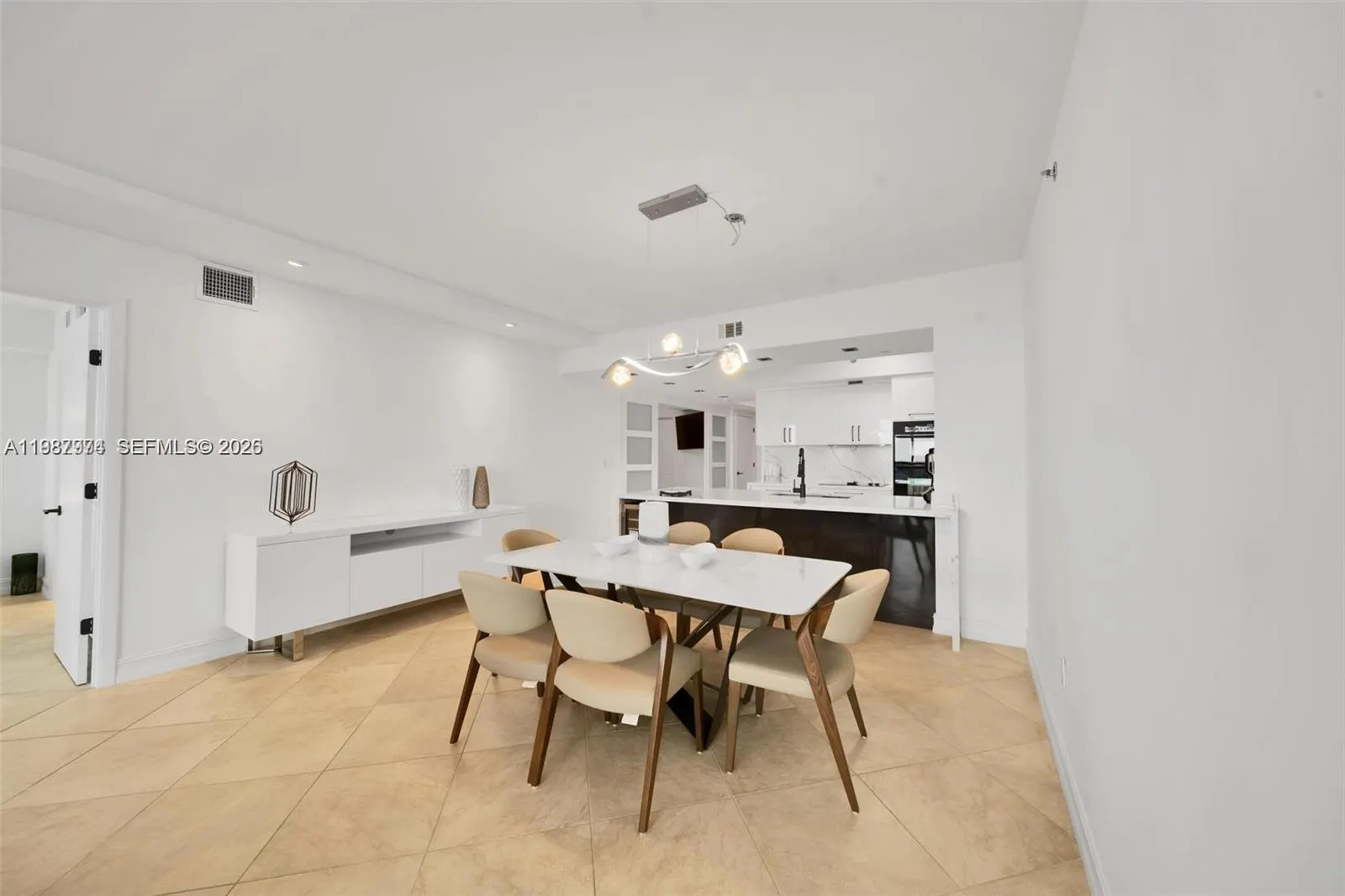 1830 S Ocean Drive #4704