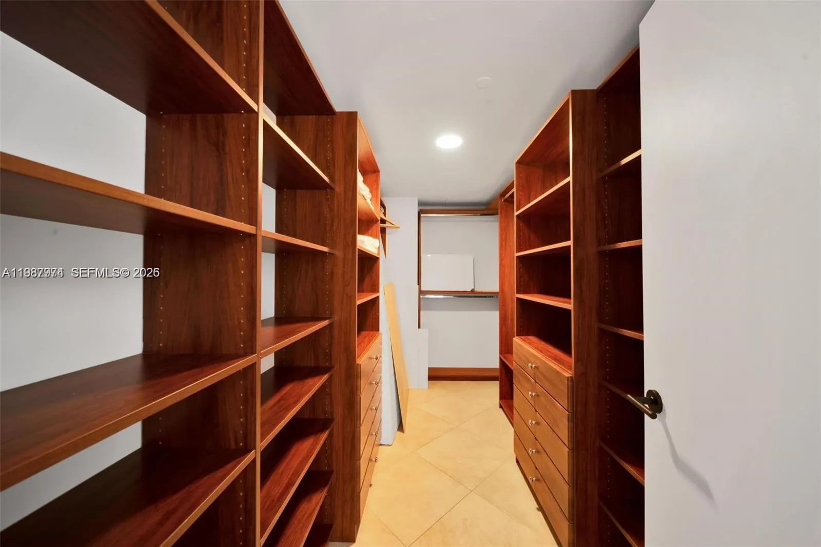1830 S Ocean Drive #4704