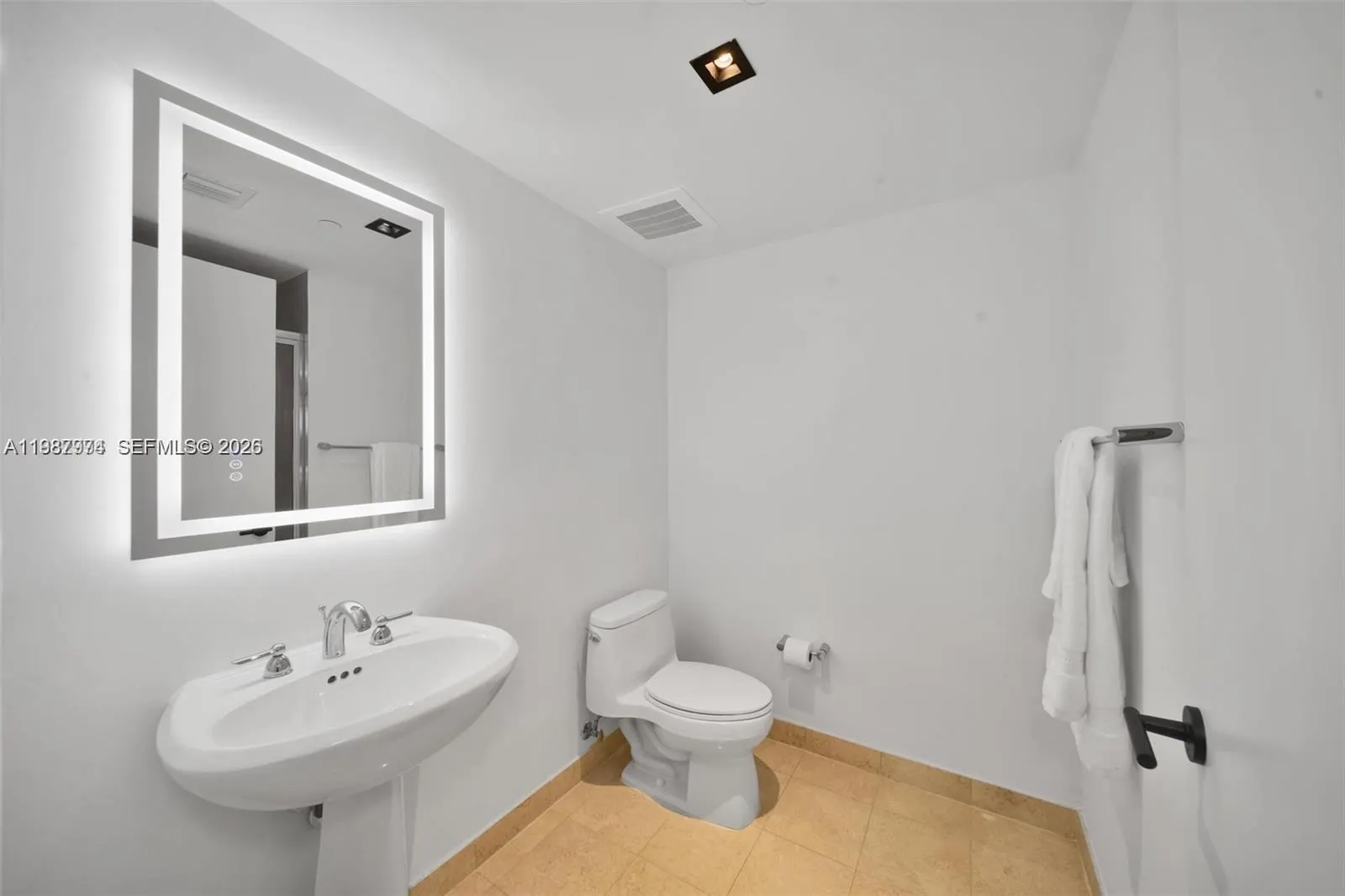 1830 S Ocean Drive #4704