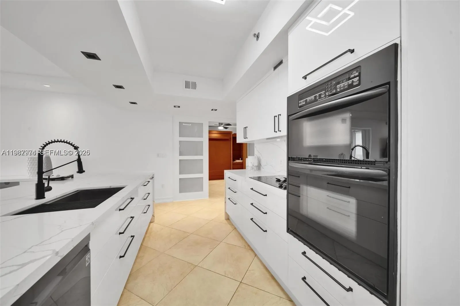 1830 S Ocean Drive #4704