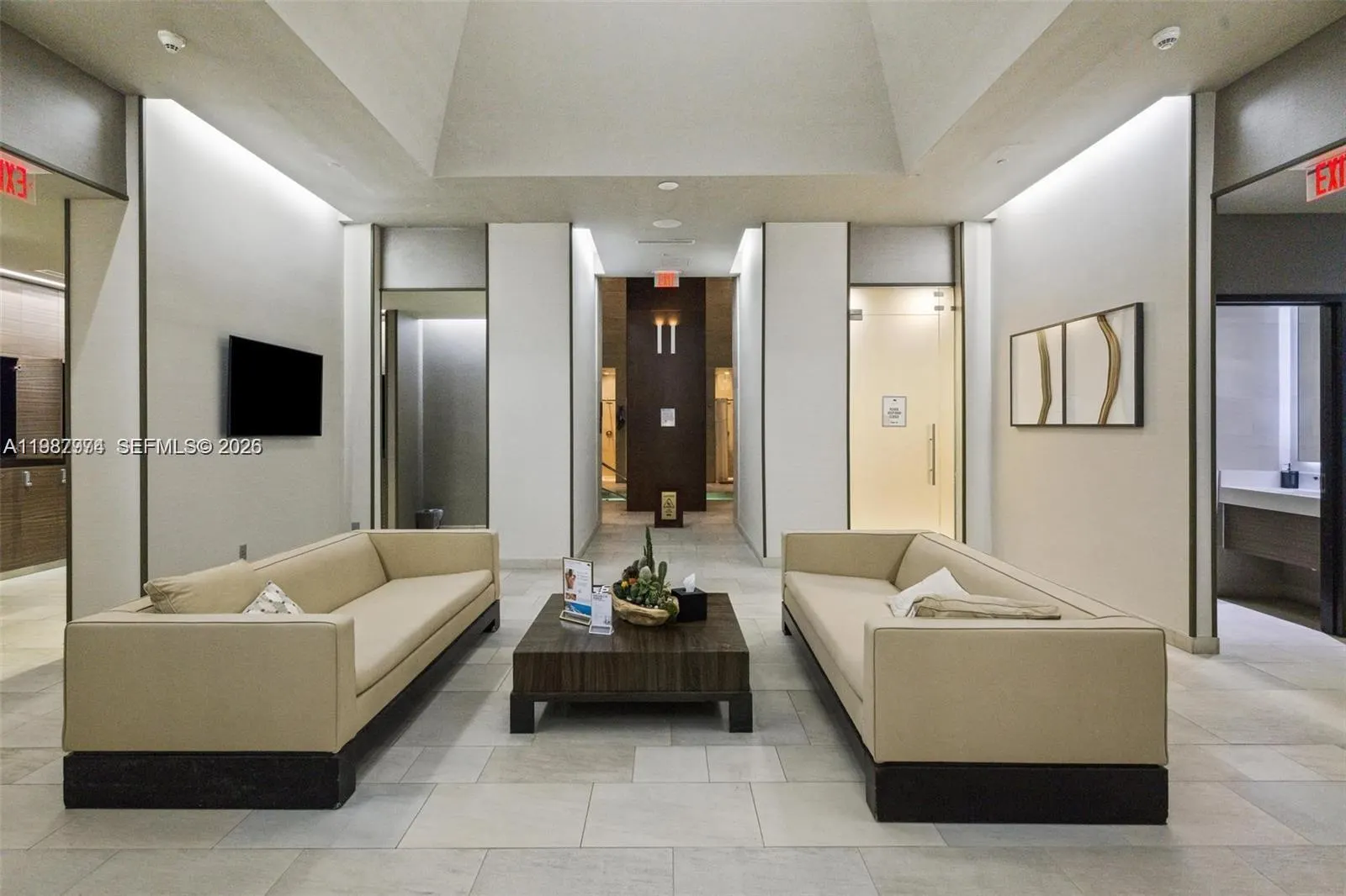 1830 S Ocean Drive #4704
