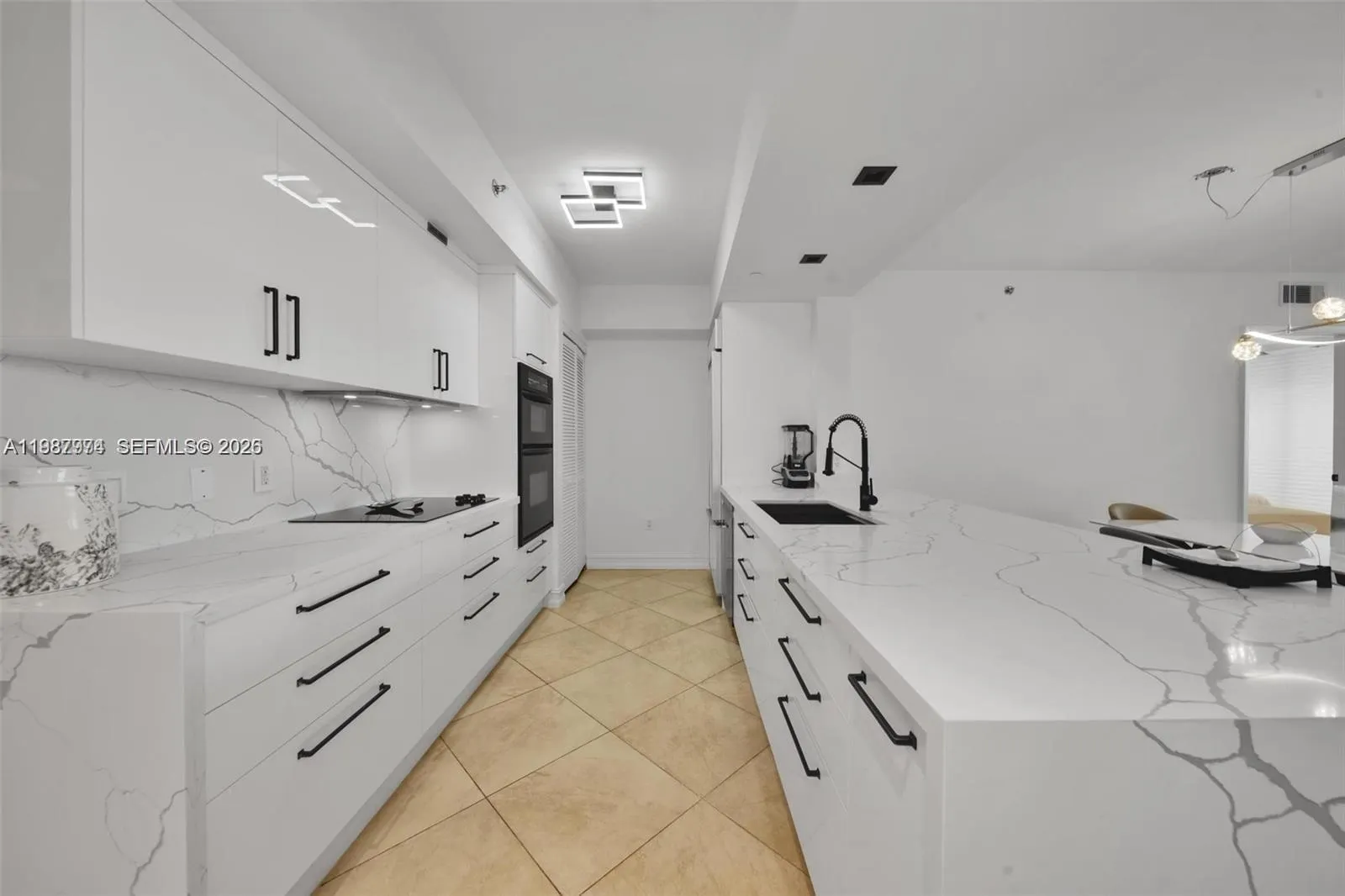 1830 S Ocean Drive #4704
