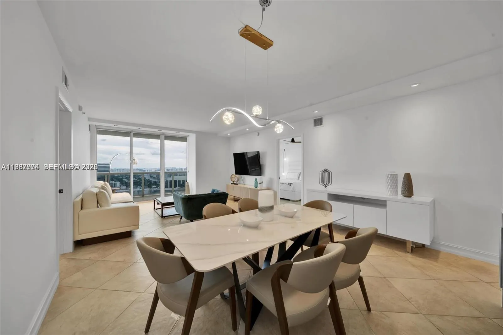 1830 S Ocean Drive #4704