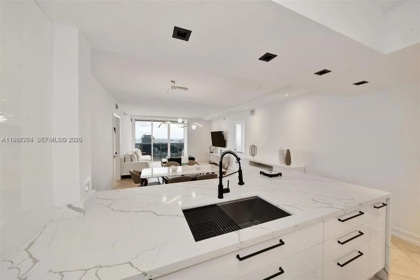 1830 S Ocean Drive #4704