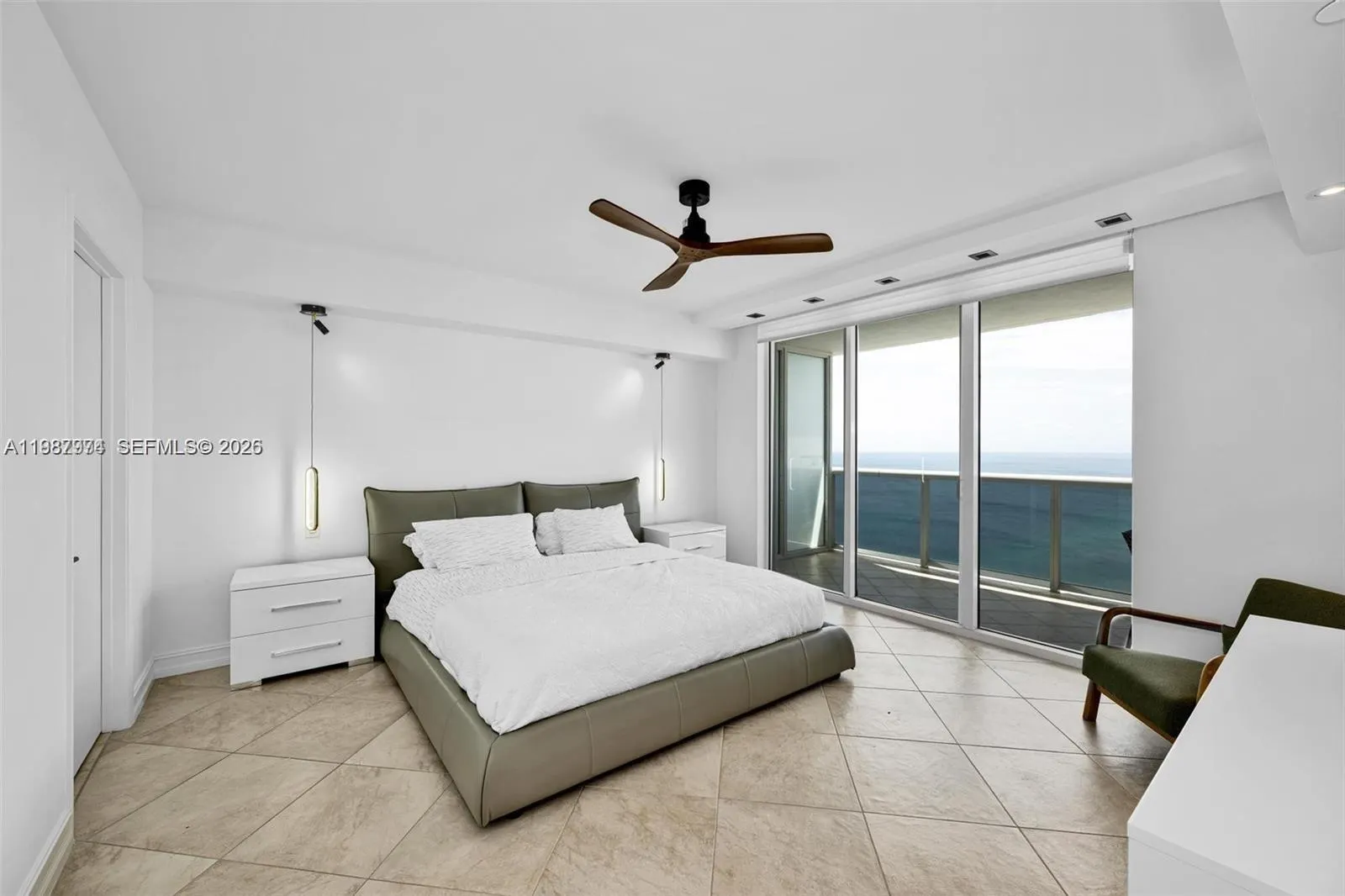 1830 S Ocean Drive #4704