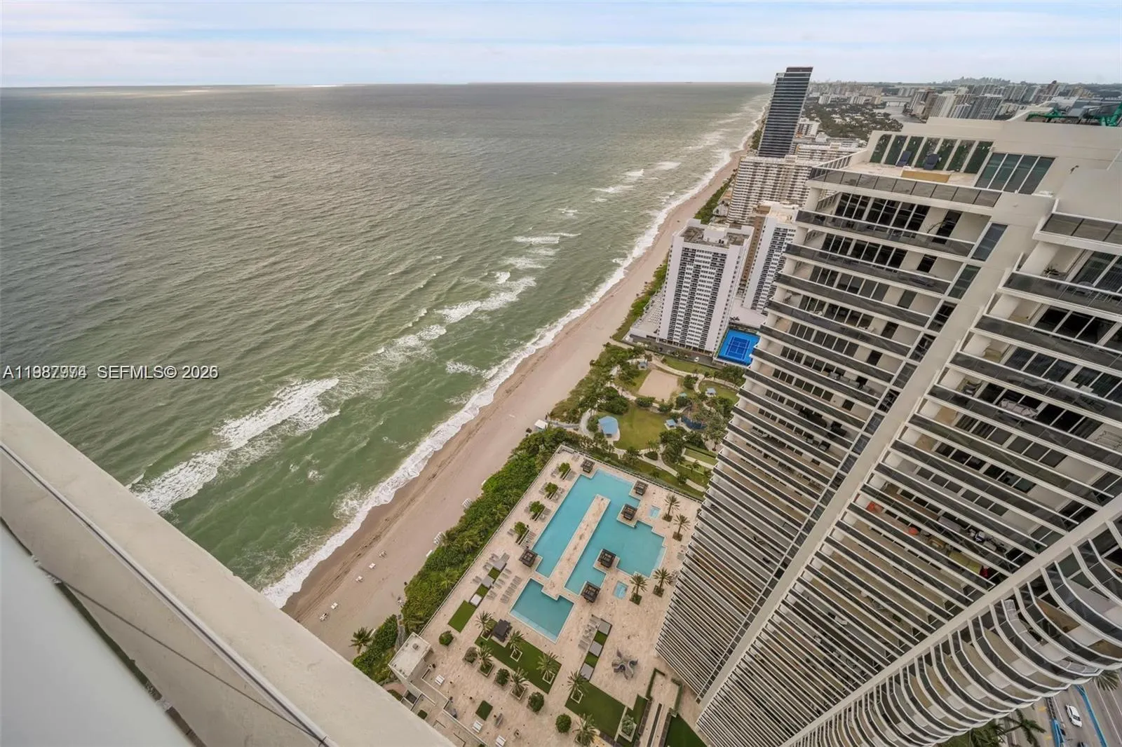 1830 S Ocean Drive #4704