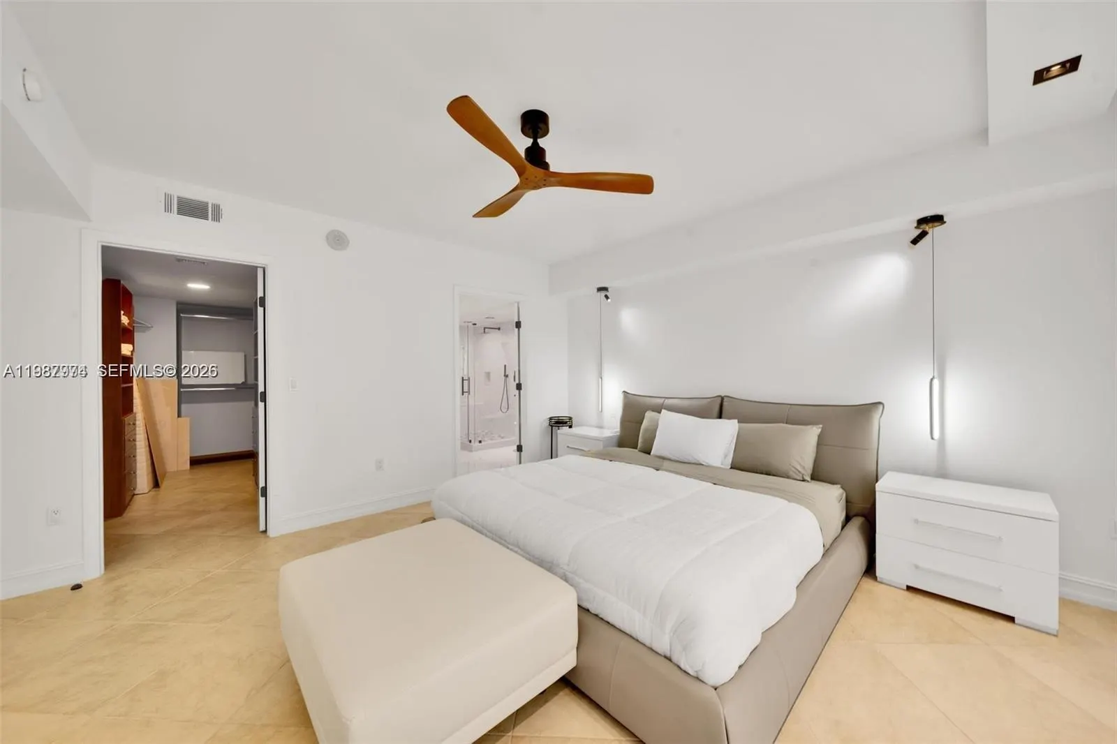 1830 S Ocean Drive #4704