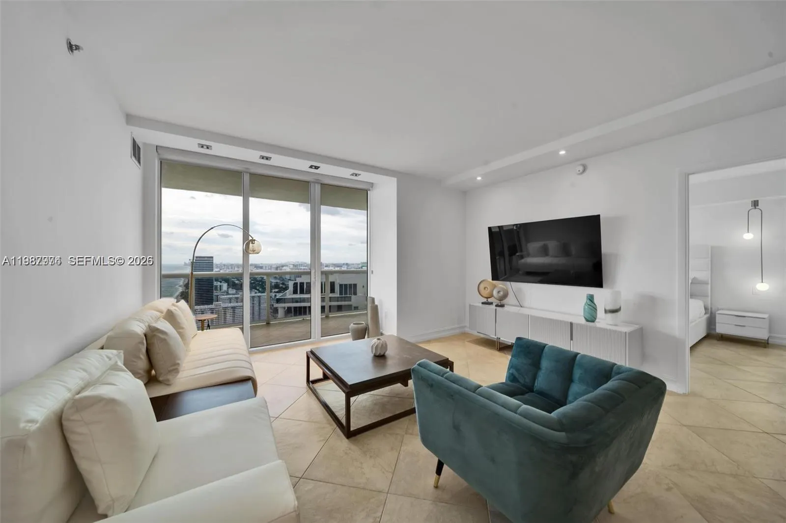 1830 S Ocean Drive #4704