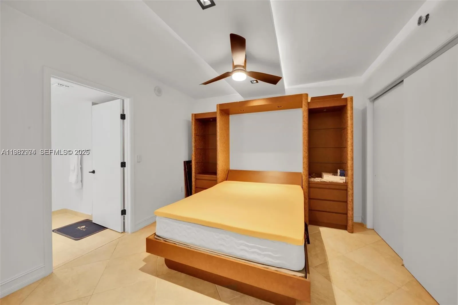 1830 S Ocean Drive #4704