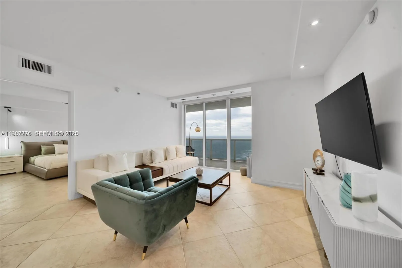1830 S Ocean Drive #4704
