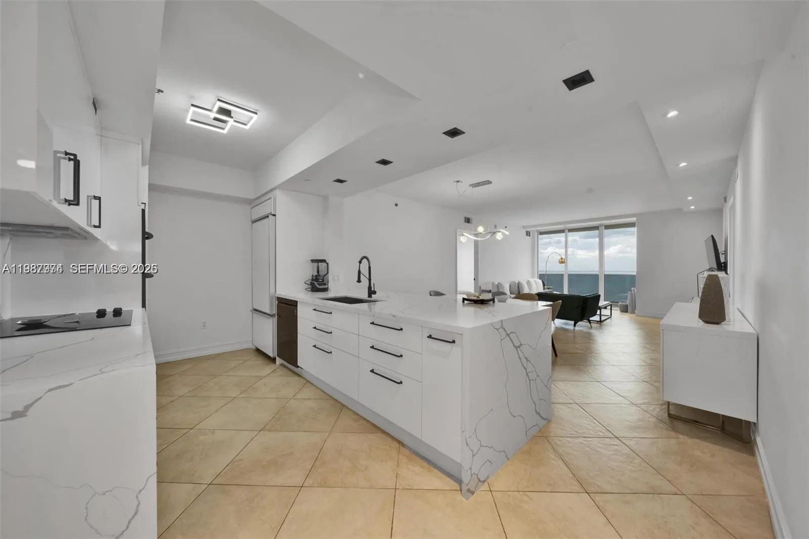 1830 S Ocean Drive #4704