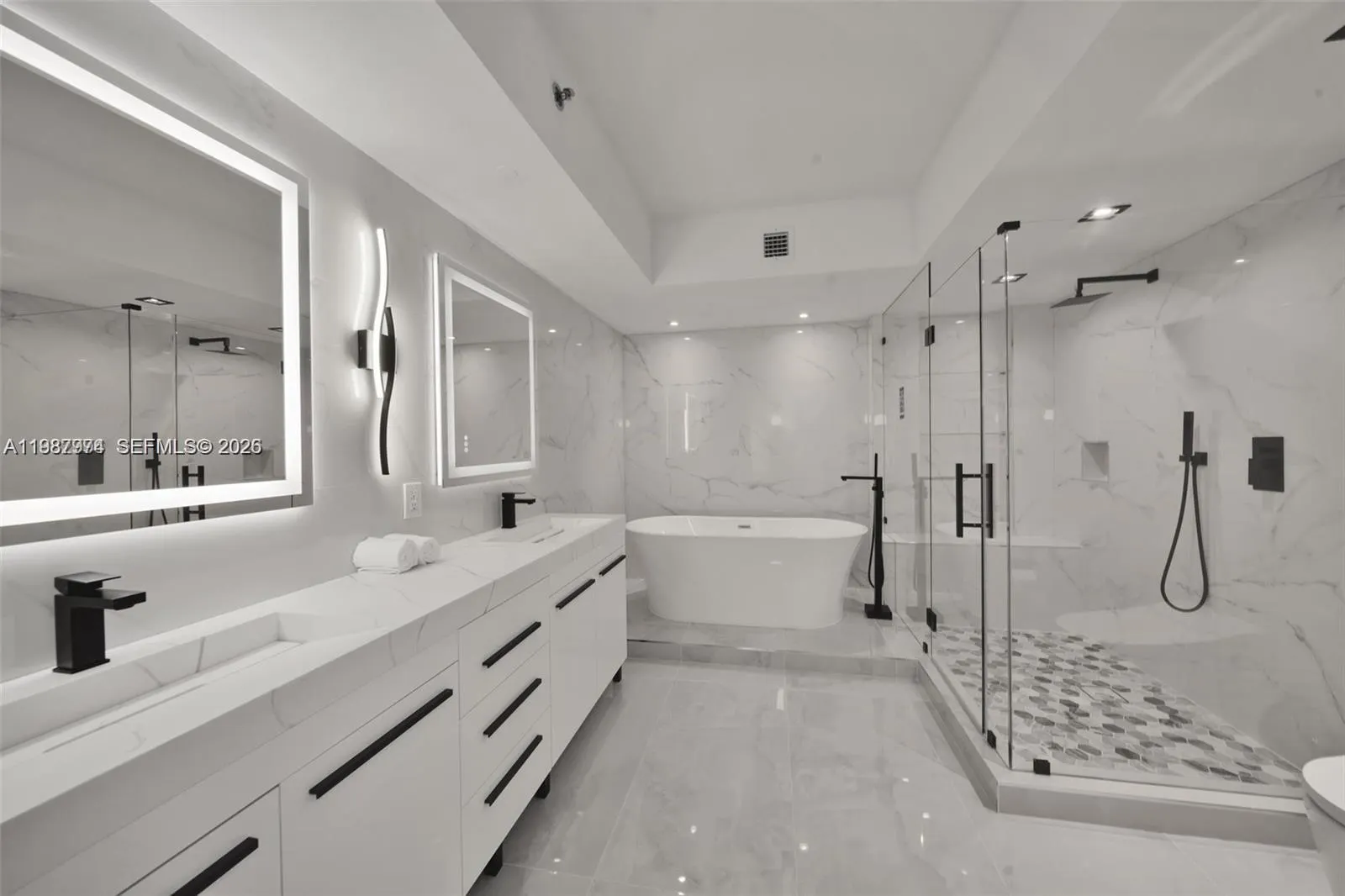 1830 S Ocean Drive #4704