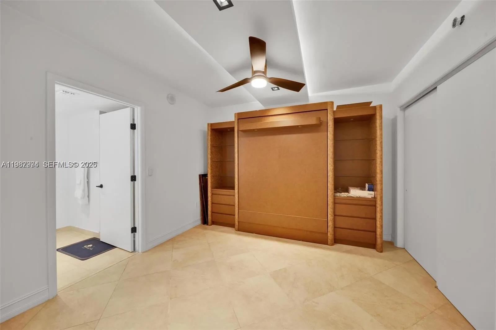 1830 S Ocean Drive #4704
