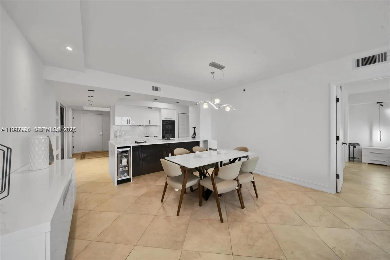 1830 S Ocean Drive #4704