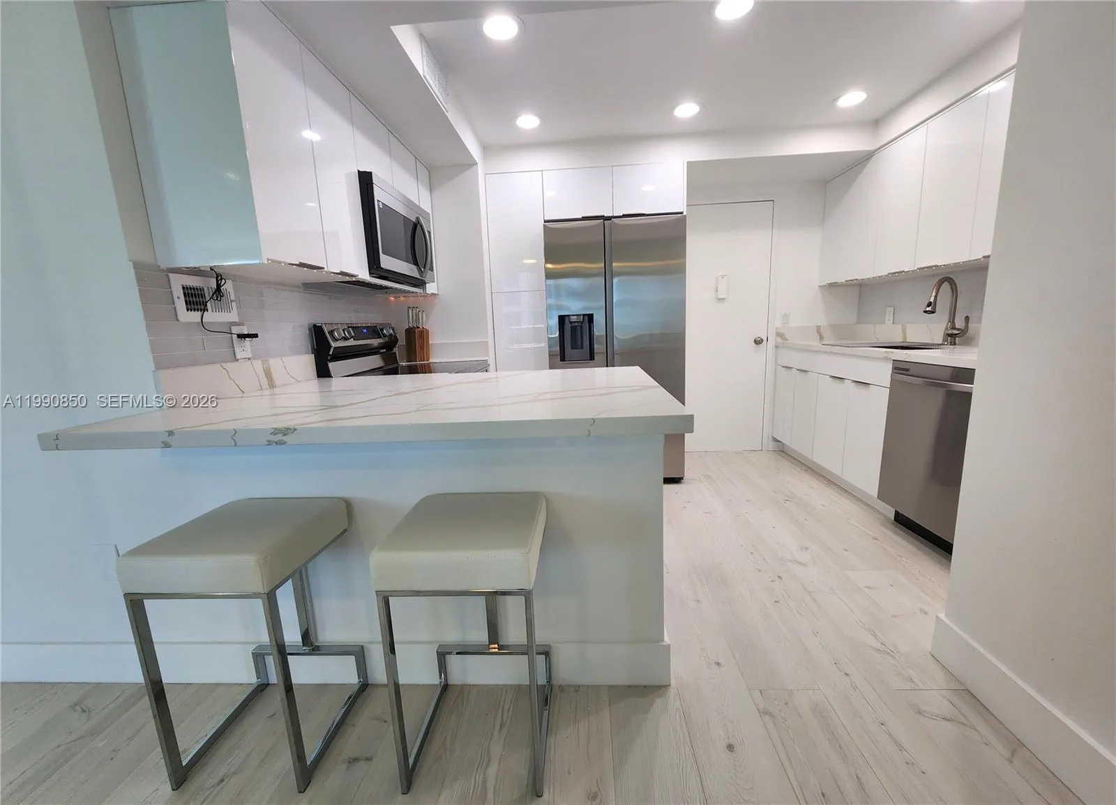 3505 S Ocean Drive #515