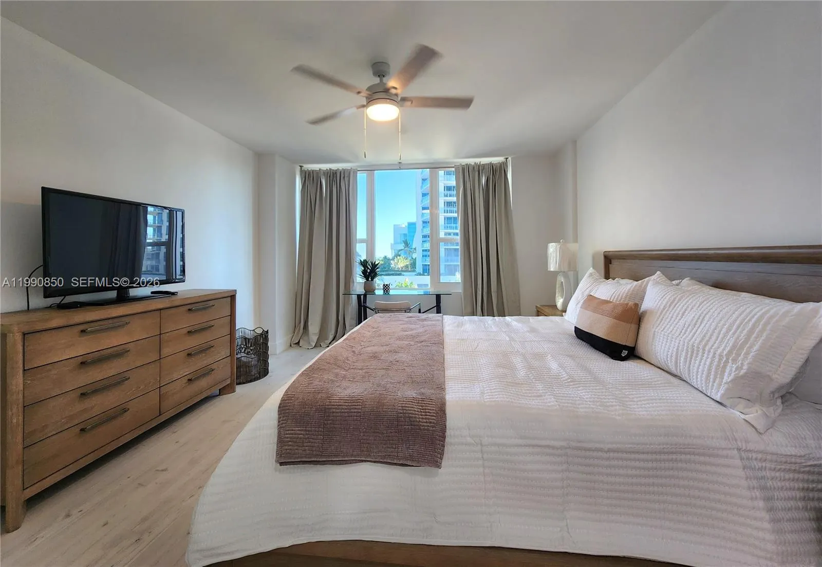 3505 S Ocean Drive #515