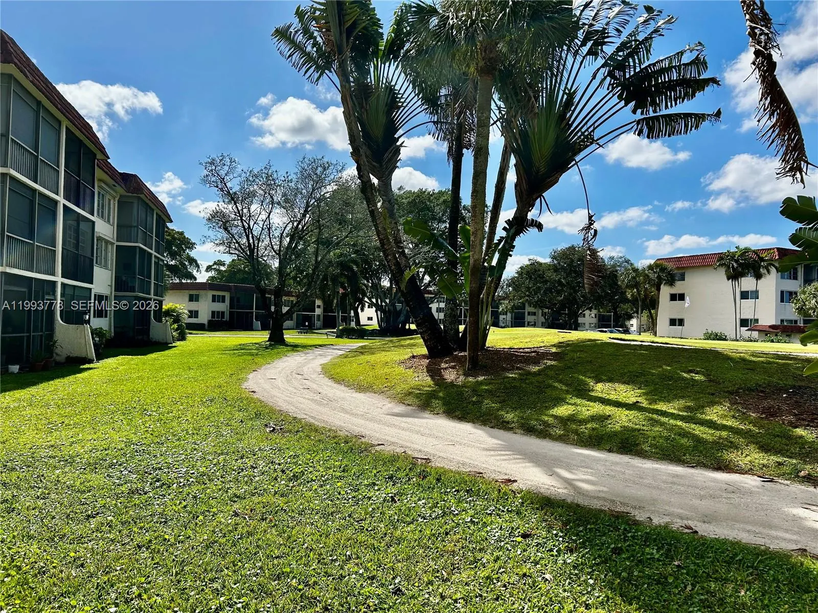 411 S Hollybrook Drive #105