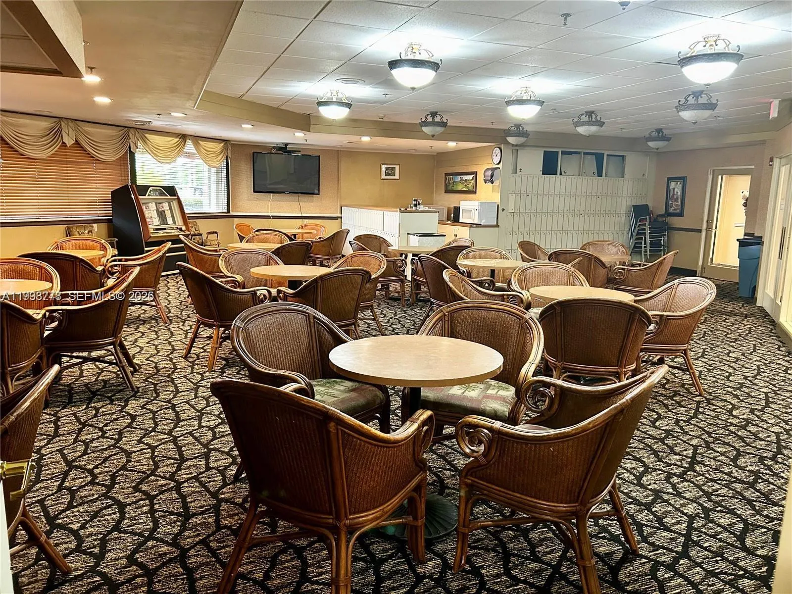 411 S Hollybrook Drive #105